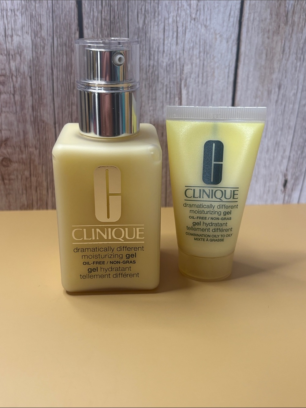 Clinique dramatically different moisturizing gel 4.2oz & 1oz